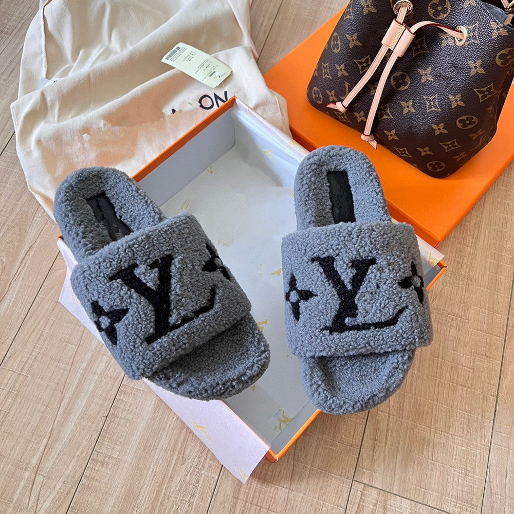 GMabcd Furry Slippers for Women, Outdoor Wear, 2024 New Style, High-End Feel, Lamb Wool, Fashionable, Versatile, Thick Sole, Non-Slip, Warm