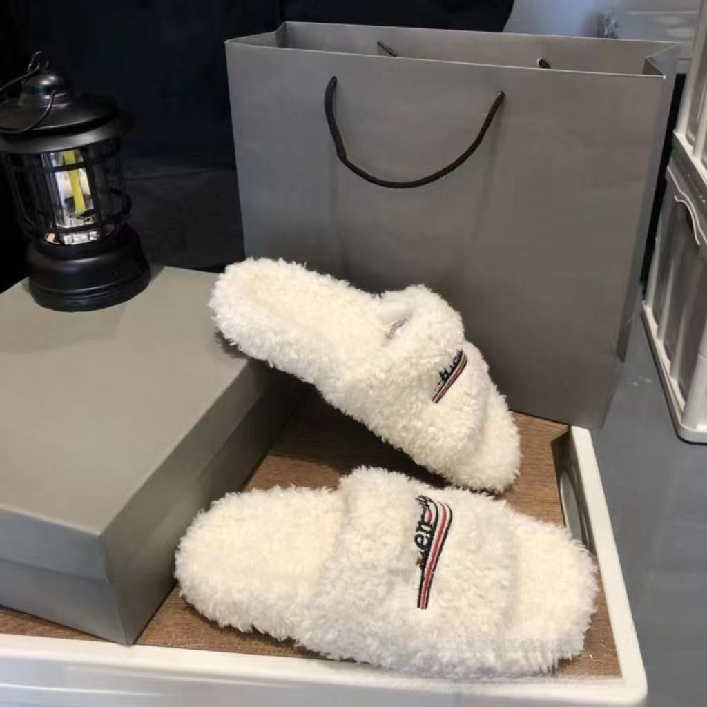 Furry Slippers for Women, Outdoor Wear, 2024 New Style, Letter Embroidery, Thick Sole, Lamb Wool, Autumn Winter, Flat One-Word Slippers