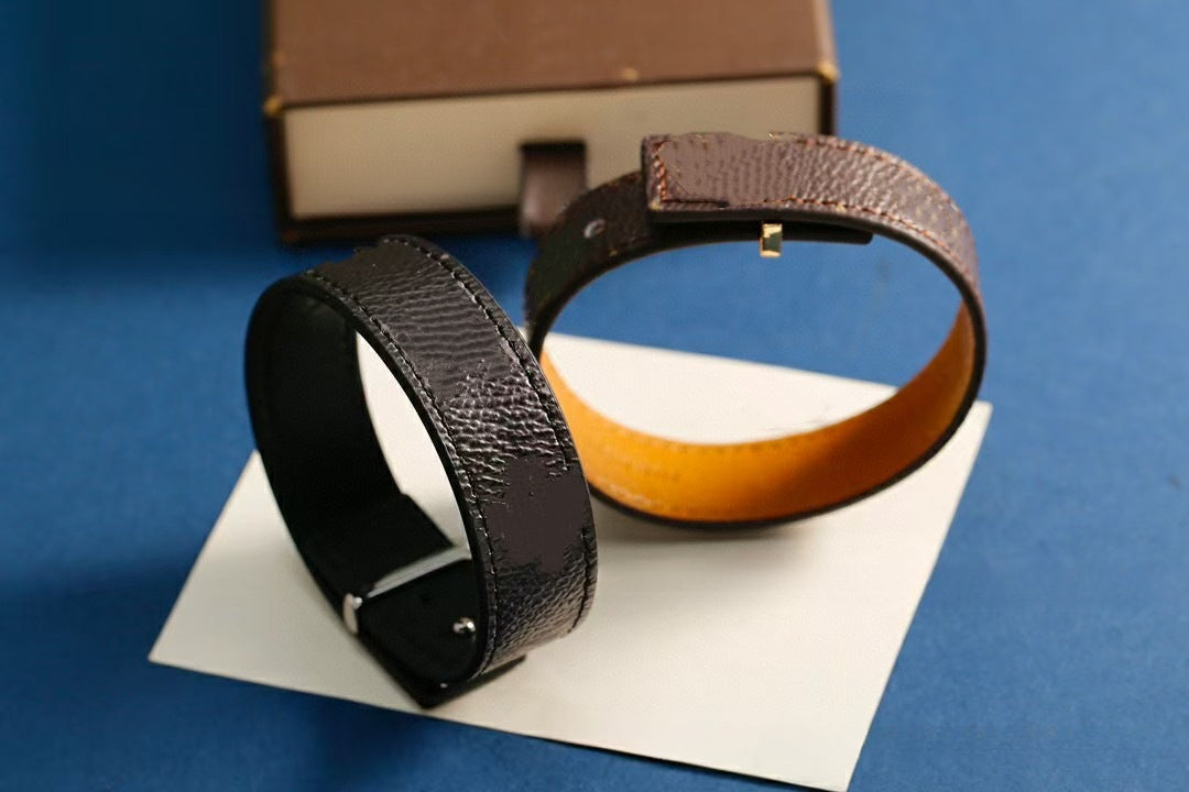 Silver Buckle Black Flower Bracelet High Quality Old Flower Leather Plaid Pattern Bracelet