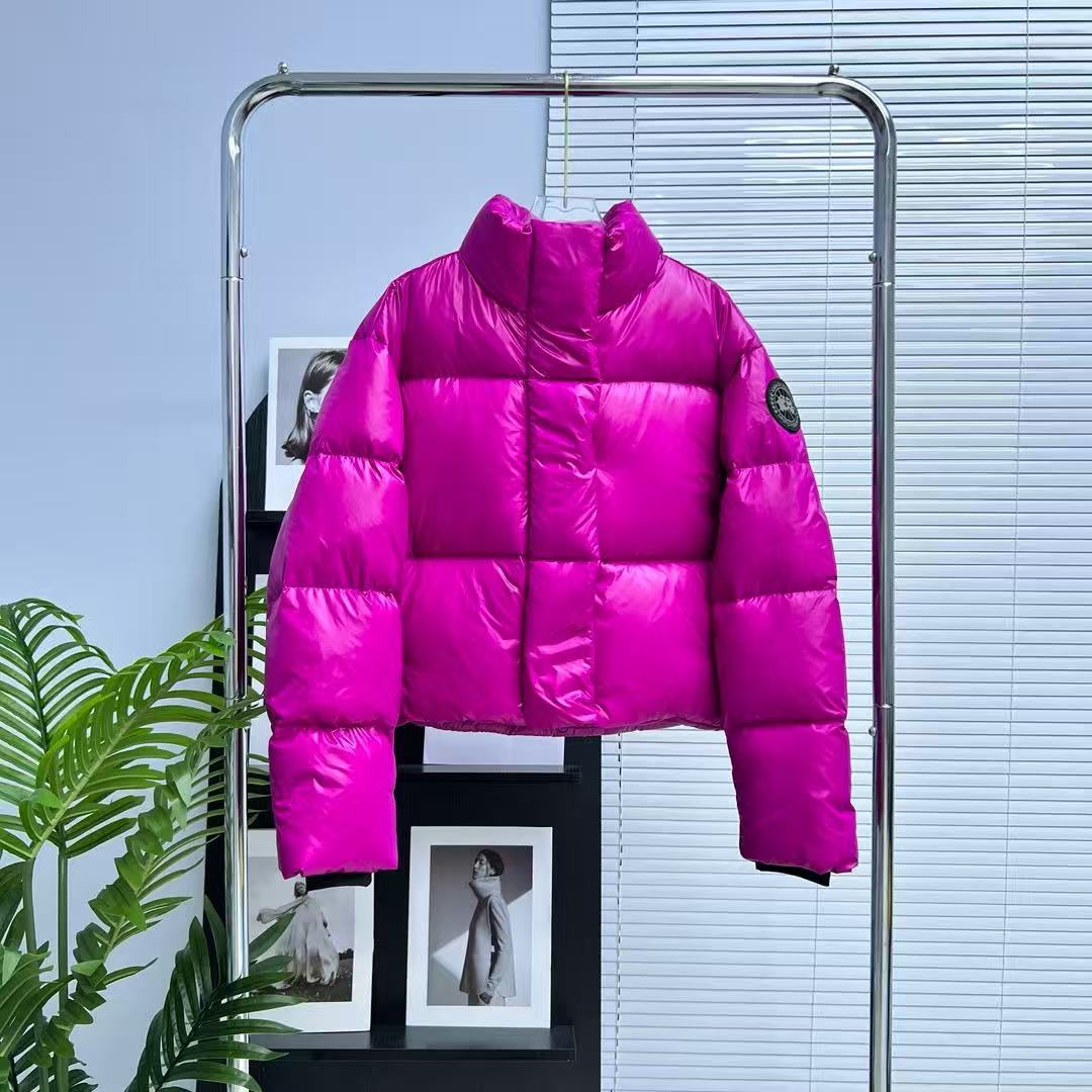 2025 New Large Goose Down Jacket for Women, Petite Puffer Jacket, Thickened Short Goose Down Jacket with Color Label for Autumn and Winter