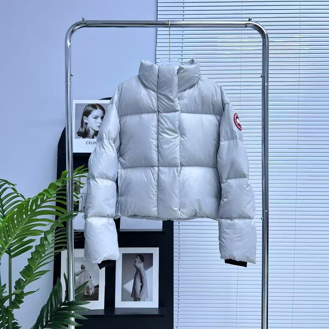 2025 New Large Goose Down Jacket for Women, Petite Puffer Jacket, Thickened Short Goose Down Jacket with Color Label for Autumn and Winter