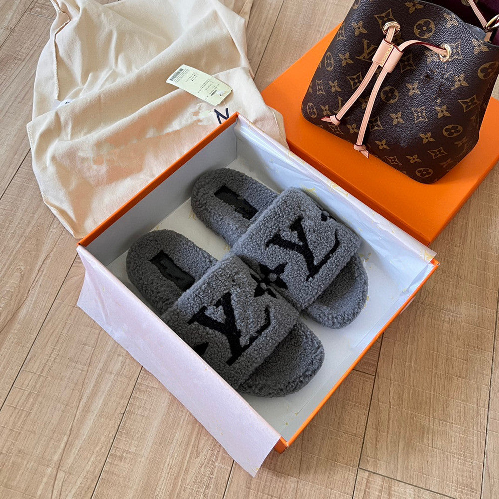 GMabcd Furry Slippers for Women, Outdoor Wear, 2024 New Style, High-End Feel, Lamb Wool, Fashionable, Versatile, Thick Sole, Non-Slip, Warm