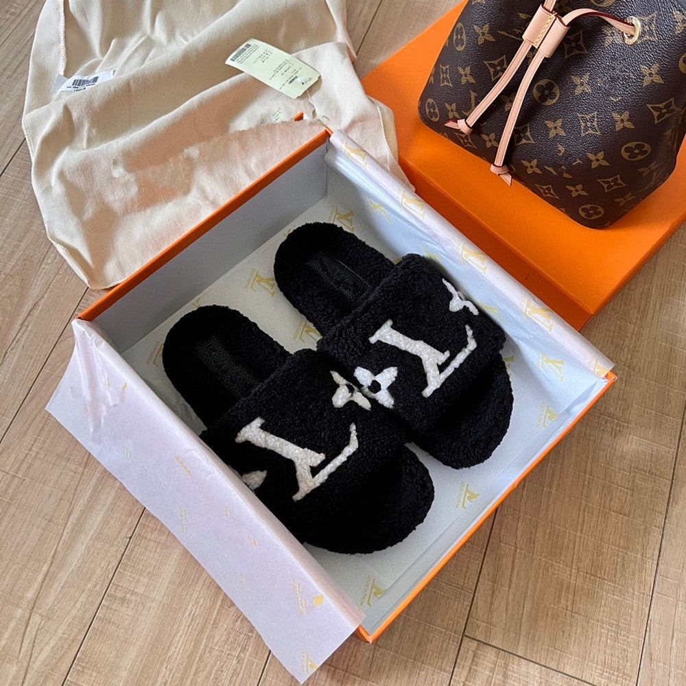 GMabcd Furry Slippers for Women, Outdoor Wear, 2024 New Style, High-End Feel, Lamb Wool, Fashionable, Versatile, Thick Sole, Non-Slip, Warm