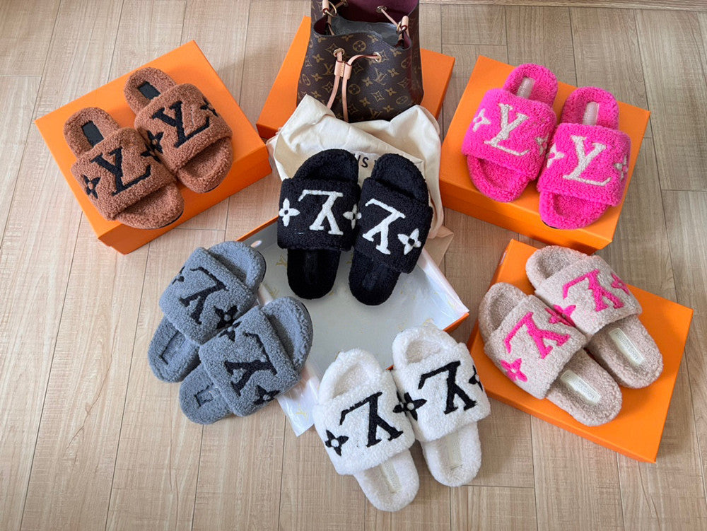 GMabcd Furry Slippers for Women, Outdoor Wear, 2024 New Style, High-End Feel, Lamb Wool, Fashionable, Versatile, Thick Sole, Non-Slip, Warm
