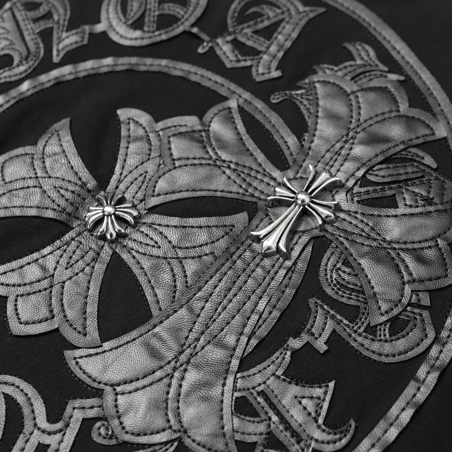 2025 New CHRM Heart Cross Sanskrit Patch Print Embroidery Loose Short Sleeve for Men and Women
