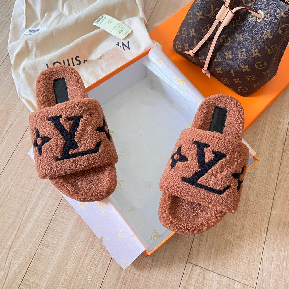 GMabcd Furry Slippers for Women, Outdoor Wear, 2024 New Style, High-End Feel, Lamb Wool, Fashionable, Versatile, Thick Sole, Non-Slip, Warm