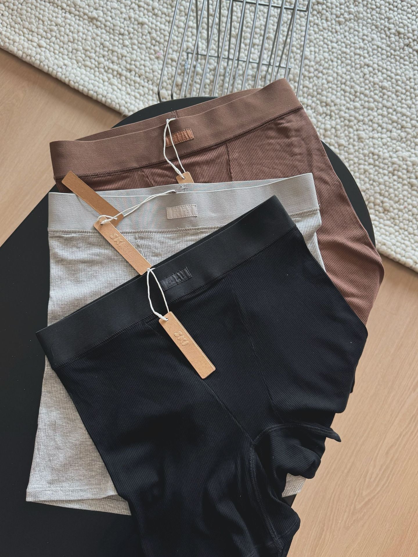 Ski** Kardashian Boyfriend European and American 2025 Women's Spring Sports Ribbed Shorts Slim Fit Spring Summer New Style