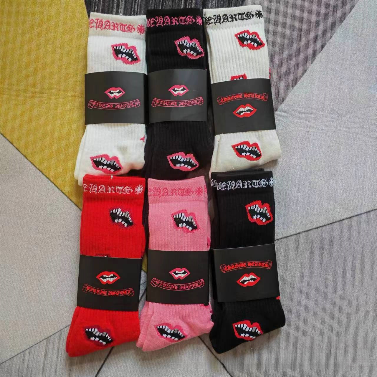 GM CHeart Socks CH Striped Letter Red Lip Embroidery Logo Towel Bottom Sports Trendy Socks
