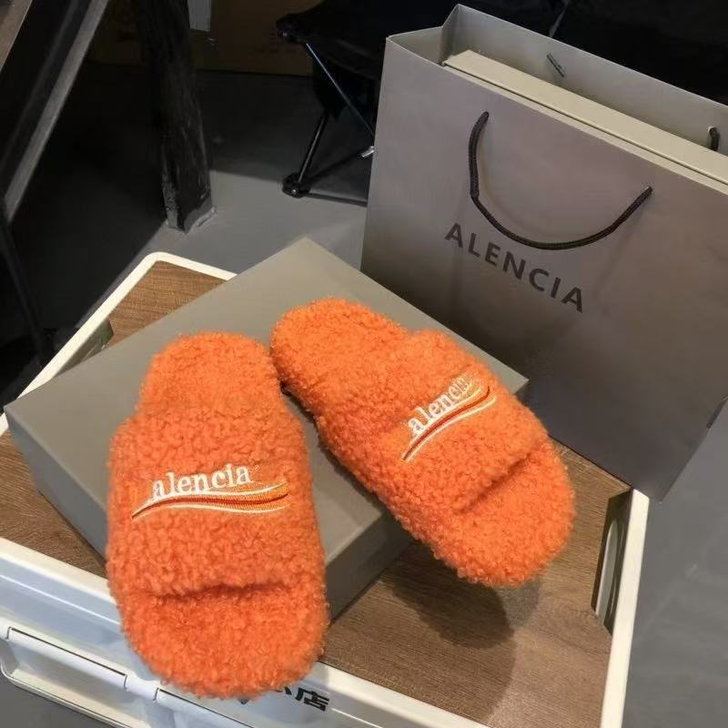 Furry Slippers for Women, Outdoor Wear, 2024 New Style, Letter Embroidery, Thick Sole, Lamb Wool, Autumn Winter, Flat One-Word Slippers