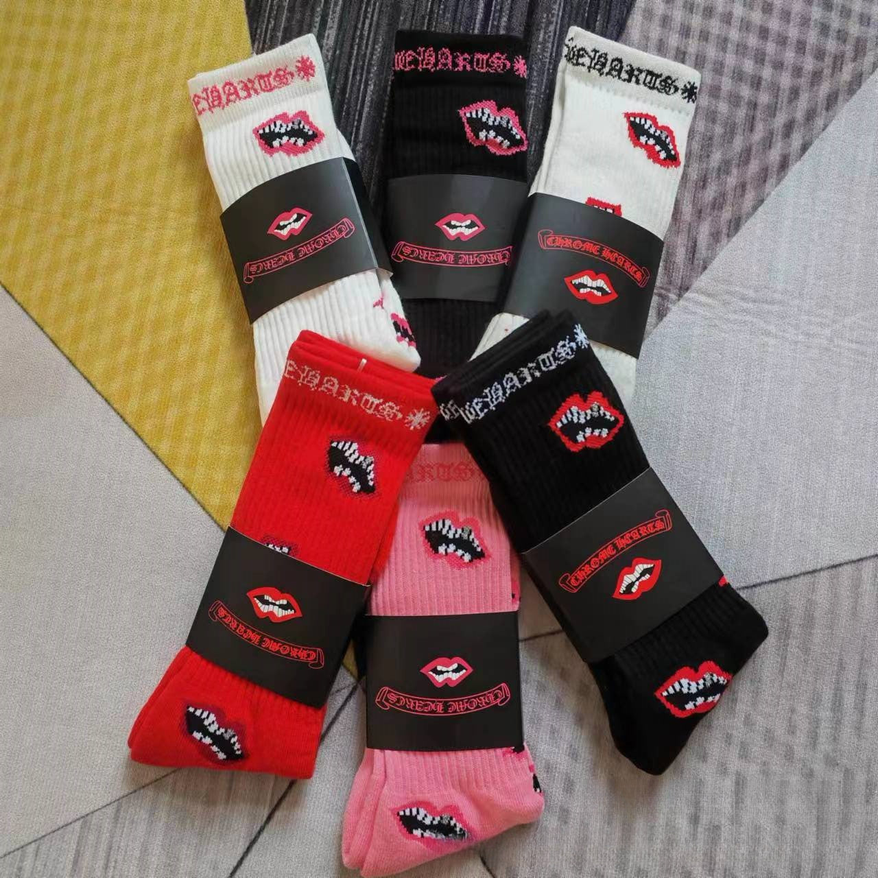 GM CHeart Socks CH Striped Letter Red Lip Embroidery Logo Towel Bottom Sports Trendy Socks