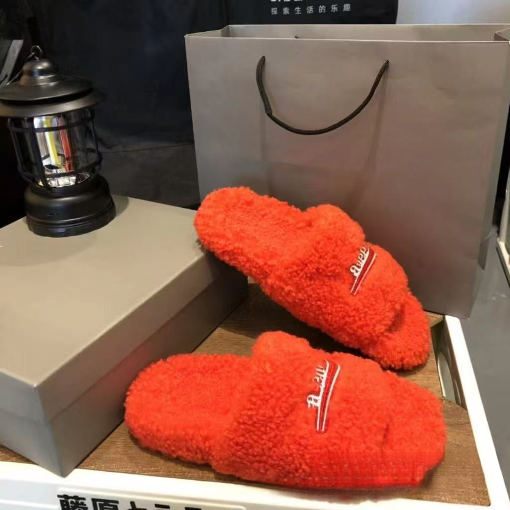 Furry Slippers for Women, Outdoor Wear, 2024 New Style, Letter Embroidery, Thick Sole, Lamb Wool, Autumn Winter, Flat One-Word Slippers