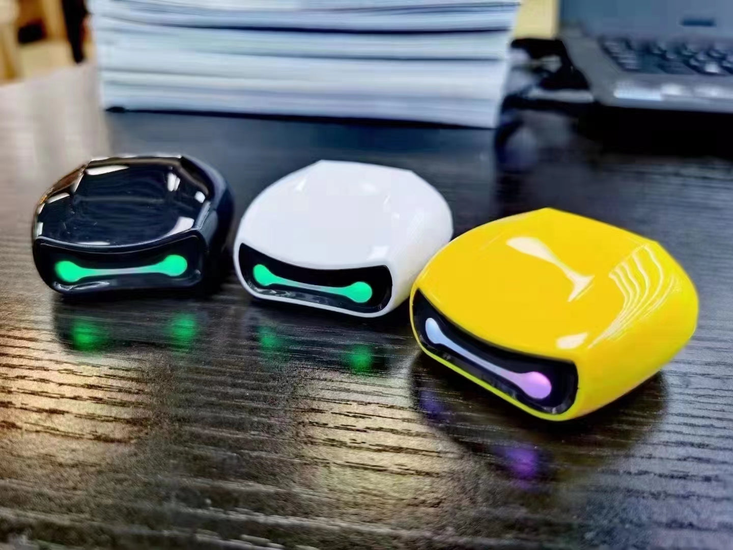 R05 wireless bluetooth headphones headsets In Ear true wireless earbuds for online gaming cool electronic devices