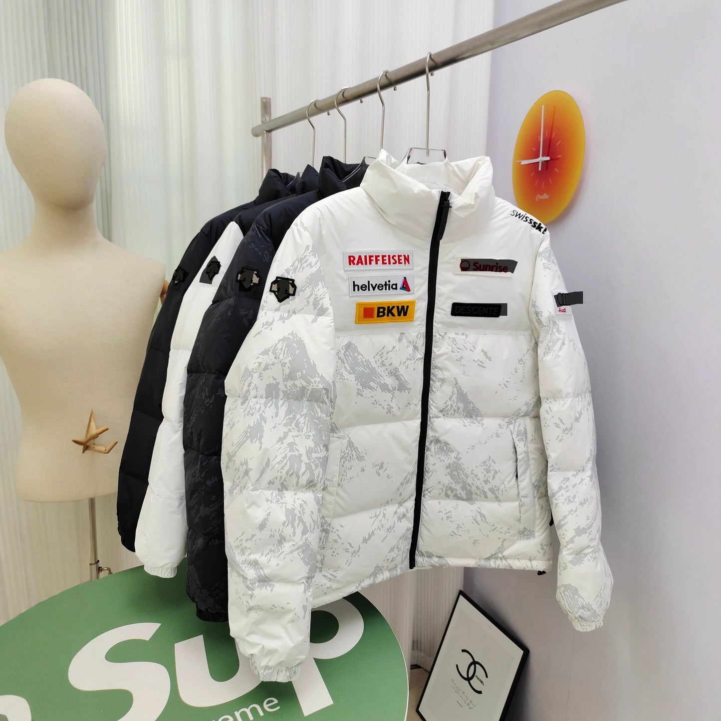 Dissante Second Generation Audi Collaboration Multi-Label Short Down Jacket 2025 New Model