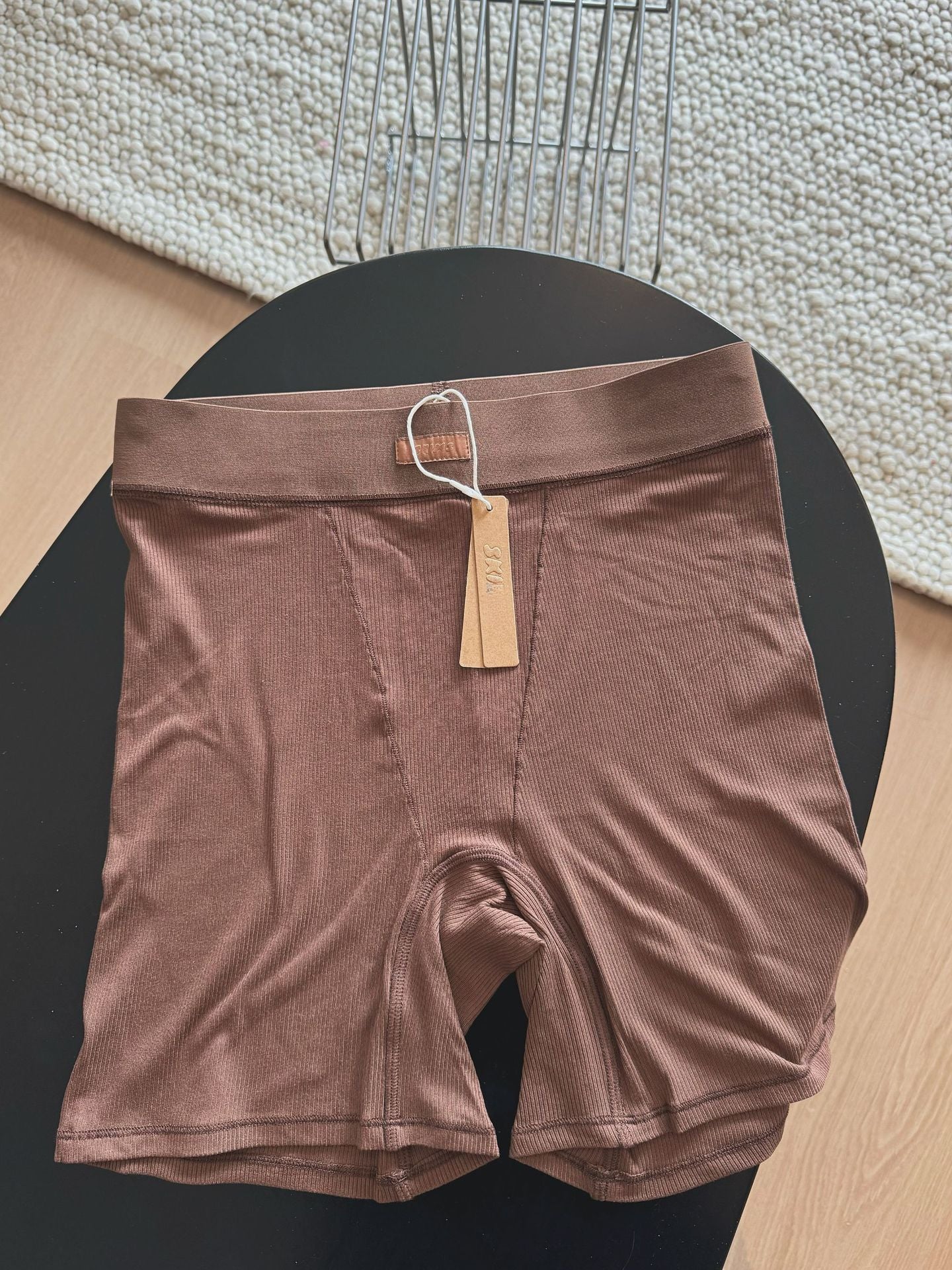 Ski** Kardashian Boyfriend European and American 2025 Women's Spring Sports Ribbed Shorts Slim Fit Spring Summer New Style