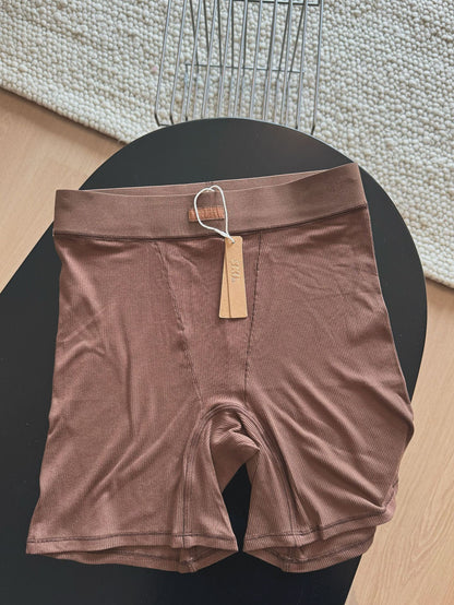 Ski** Kardashian Boyfriend European and American 2025 Women's Spring Sports Ribbed Shorts Slim Fit Spring Summer New Style