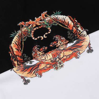 Limited Edition G Snake Year-specific Short Sleeve Shirt, made of 280g double-sheen fabric with white ink direct printing, featuring luxurious brand quality and full of style. This is a T-SHIRT short sleeve.