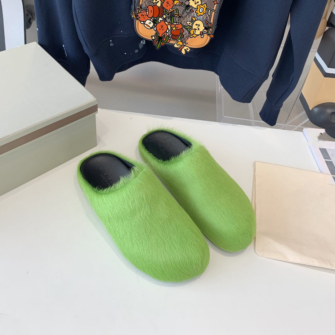 2024 New Couple Candy Color Internet Celebrity Same Style Fashion Closed-Toe Fur Slippers Women Flat Casual Horse Hair Half Slippers Men Shoes