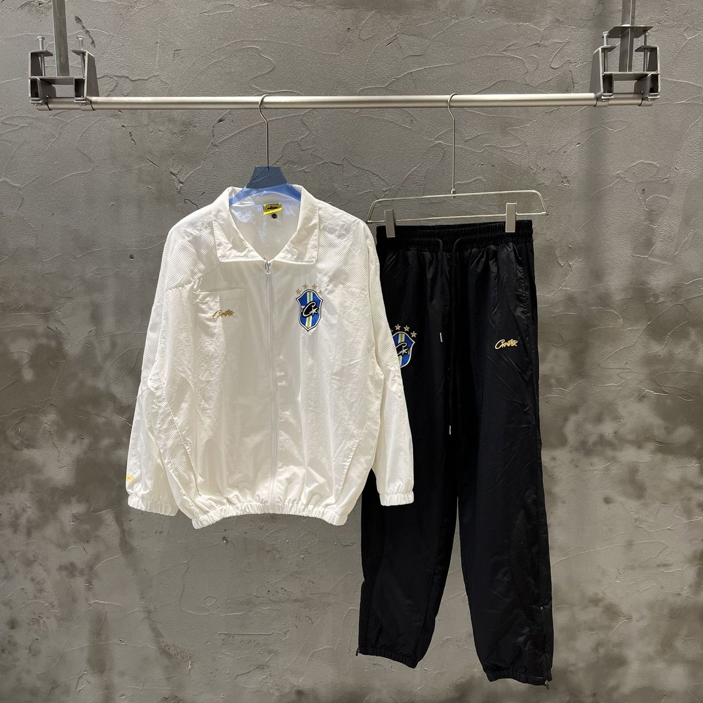 Gmabcd New Corteiz Alcatraz Embroidered Logo Woven Casual Sports Suit Spring Thin Long Pants with Zipper