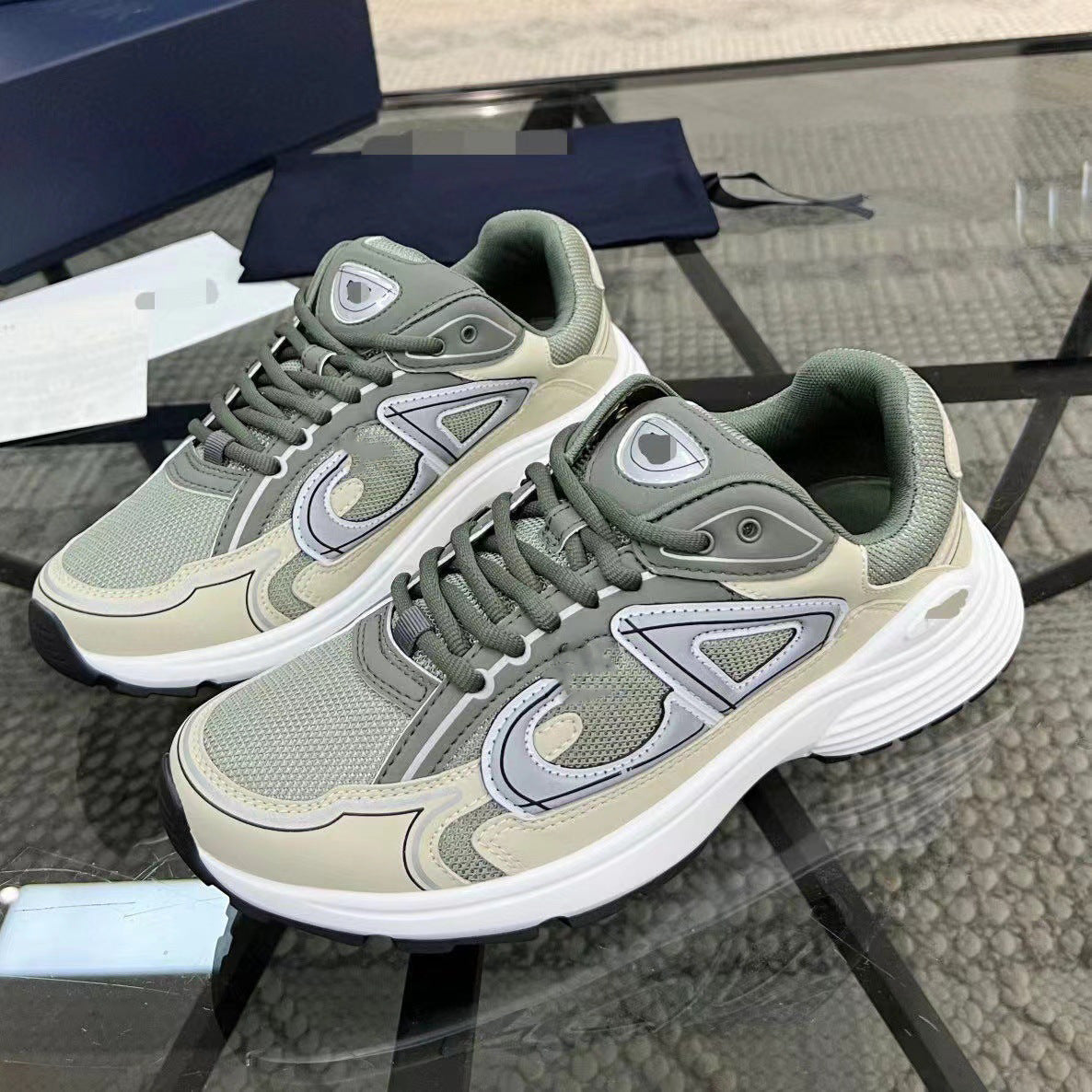 2025 New CD Fashion Casual Couple Lightweight Mesh Shoes Breathable Comfortable Casual Sneakers B30 Running Shoes(2)
