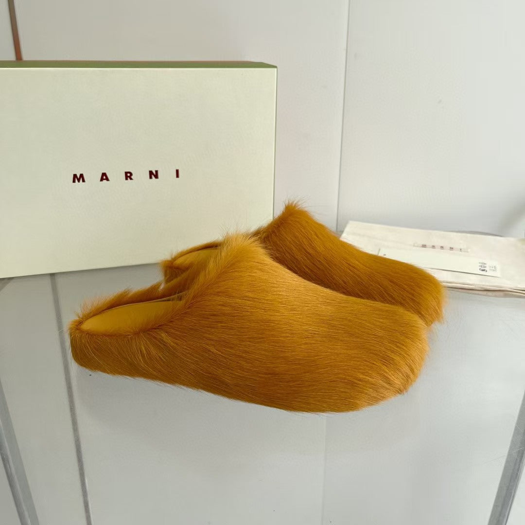 2024 New Couple Candy Color Internet Celebrity Same Style Fashion Closed-Toe Fur Slippers Women Flat Casual Horse Hair Half Slippers Men Shoes