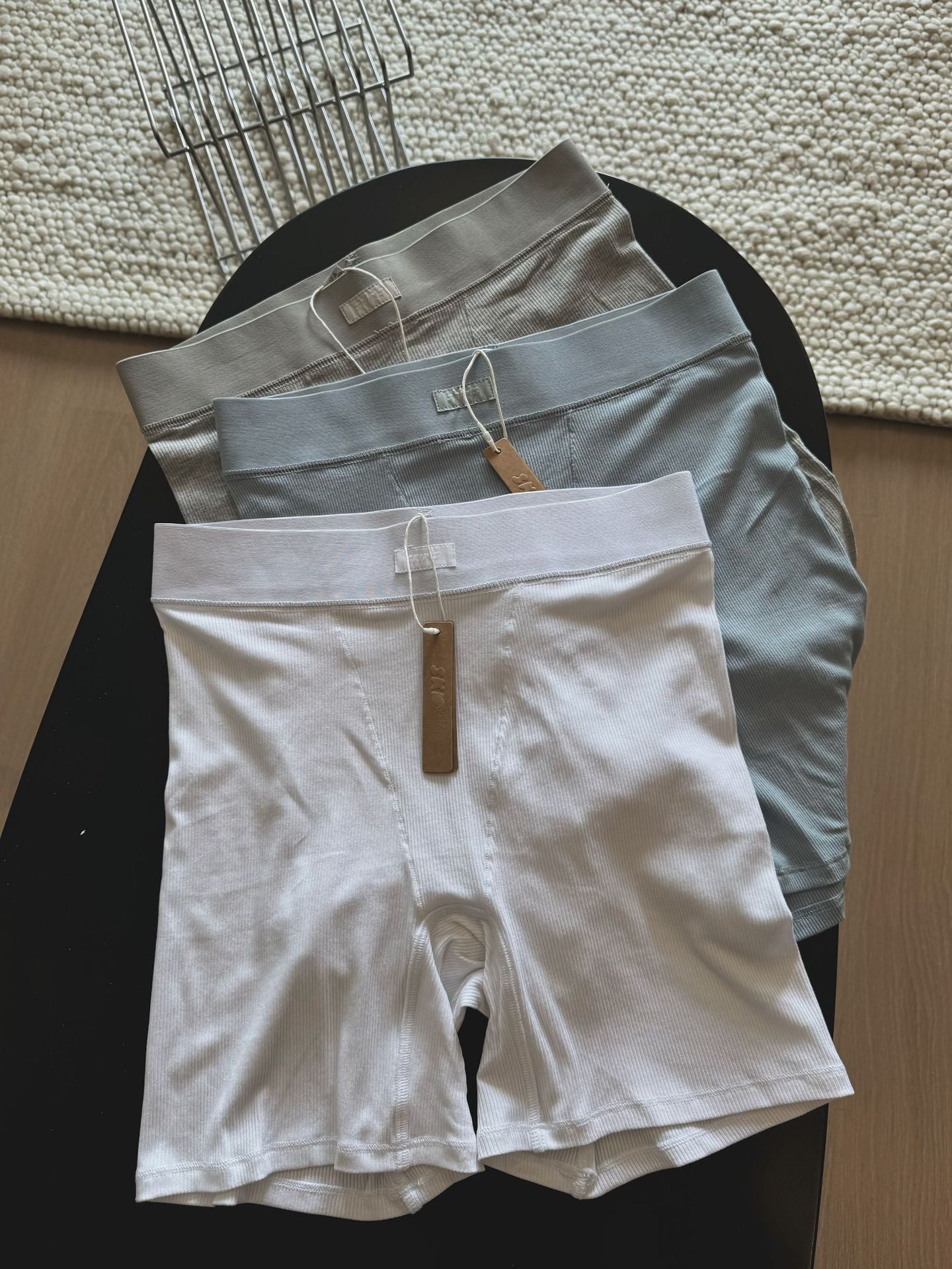 Ski** Kardashian Boyfriend European and American 2025 Women's Spring Sports Ribbed Shorts Slim Fit Spring Summer New Style