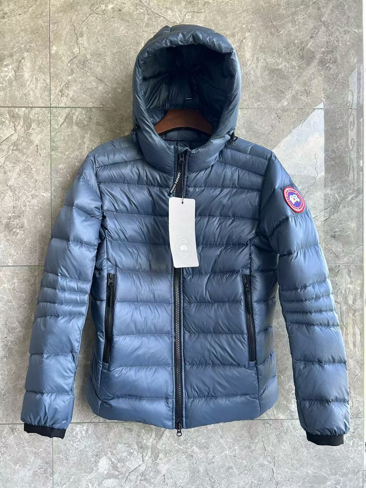 Crofton 2227 Men's and Women's Same Light and Thin.