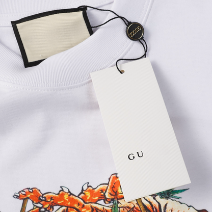 Limited Edition G Snake Year-specific Short Sleeve Shirt, made of 280g double-sheen fabric with white ink direct printing, featuring luxurious brand quality and full of style. This is a T-SHIRT short sleeve.