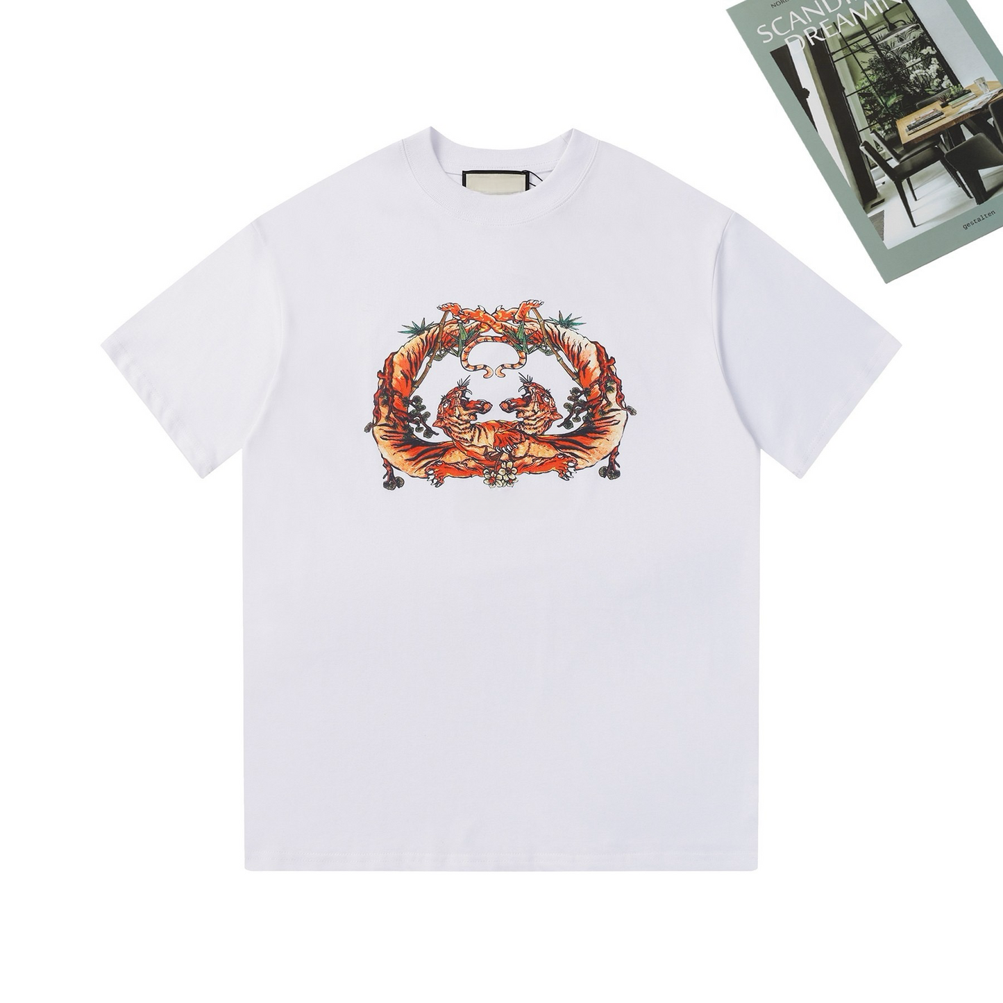 Limited Edition G Snake Year-specific Short Sleeve Shirt, made of 280g double-sheen fabric with white ink direct printing, featuring luxurious brand quality and full of style. This is a T-SHIRT short sleeve.