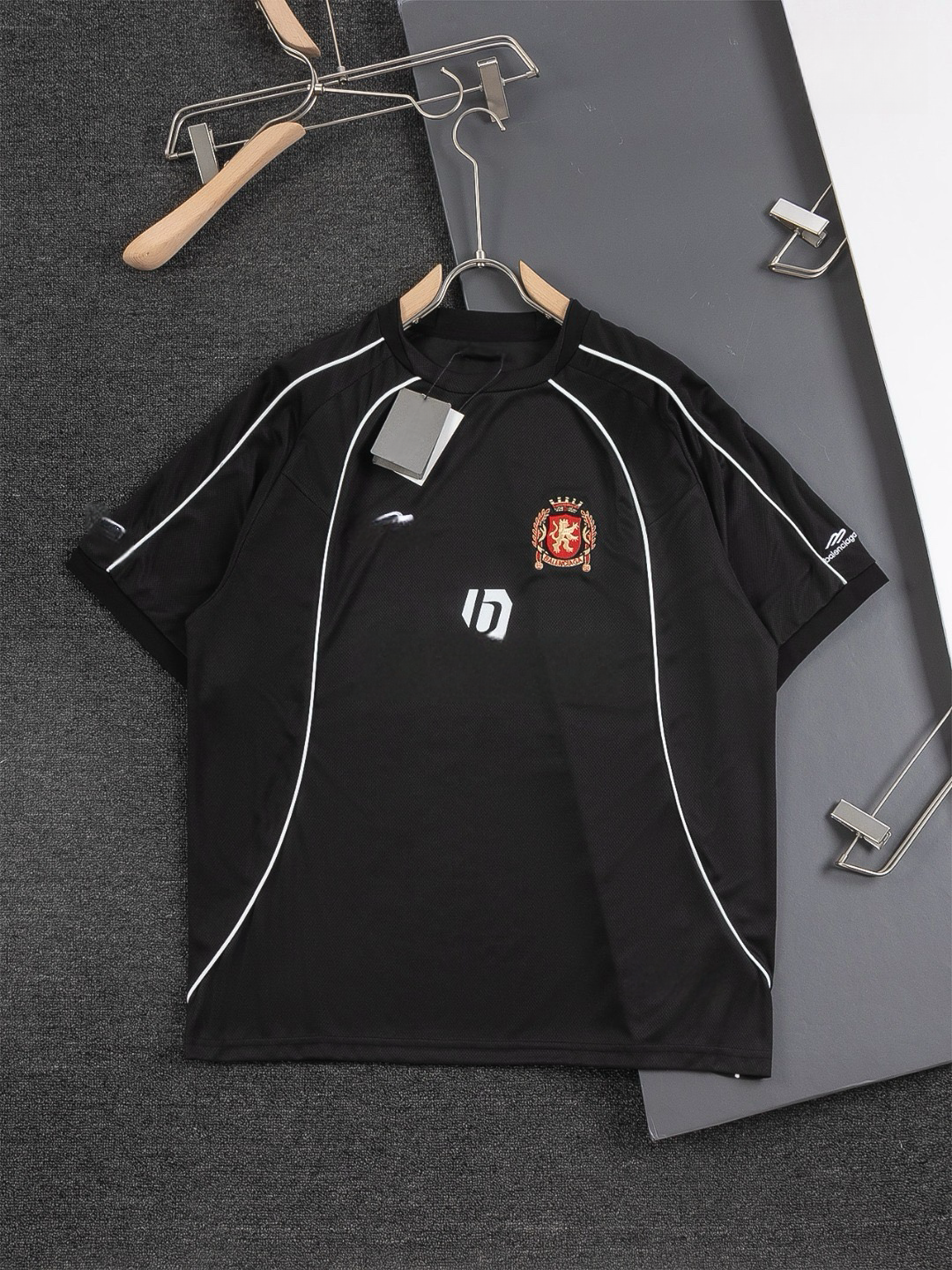 Must-have for couples! Manchester United collaboration crewneck short-sleeved T-shirt, 100% pure cotton, fashionable and versatile, suitable for all types of people.
