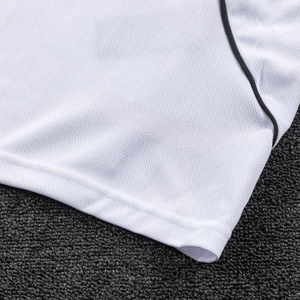 Must-have for couples! Manchester United collaboration crewneck short-sleeved T-shirt, 100% pure cotton, fashionable and versatile, suitable for all types of people.