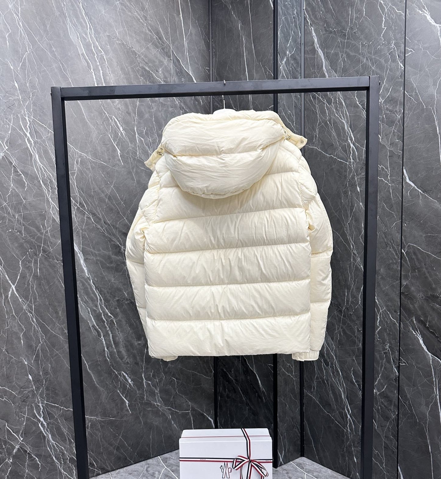 2026 Autumn and Winter New Mon Maya 70 Th Anniversary High-End Short down Jacket Temperament