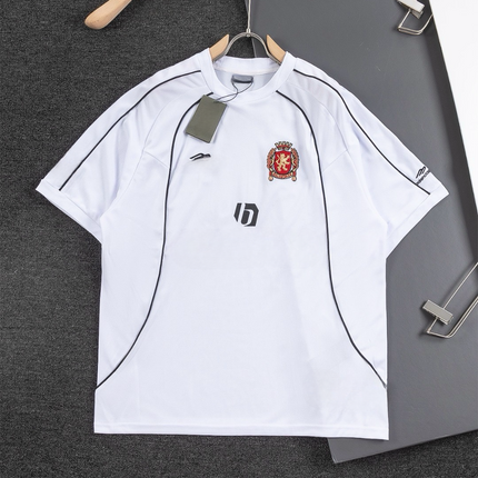 Must-have for couples! Manchester United collaboration crewneck short-sleeved T-shirt, 100% pure cotton, fashionable and versatile, suitable for all types of people.