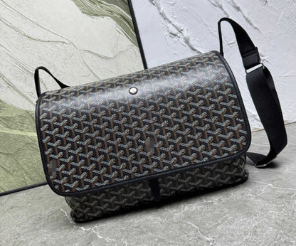 Gmabcd High-Style Large-Capacity Single-Shoulder Crossbody Messenger Bag Unisex Chest Bag Saddle Bag