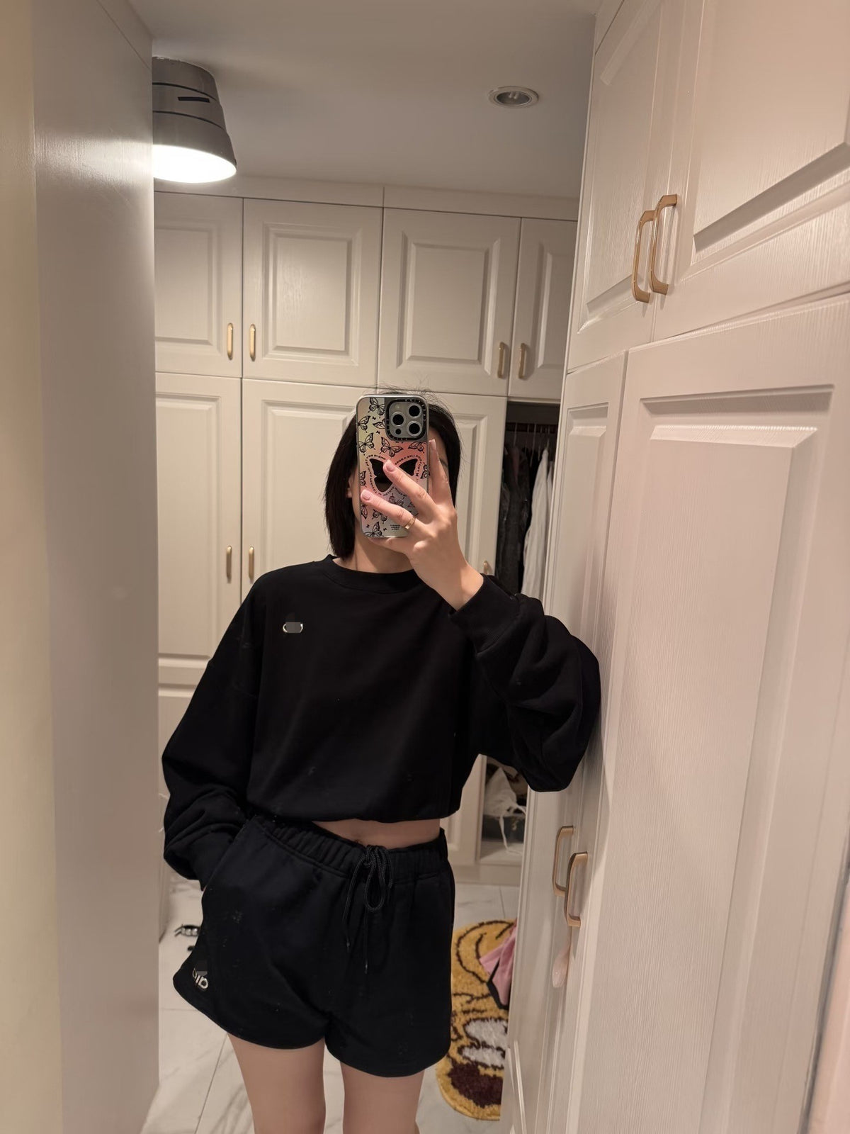 GMABCD women's cotton-rich terry Black cropped sweatshirt