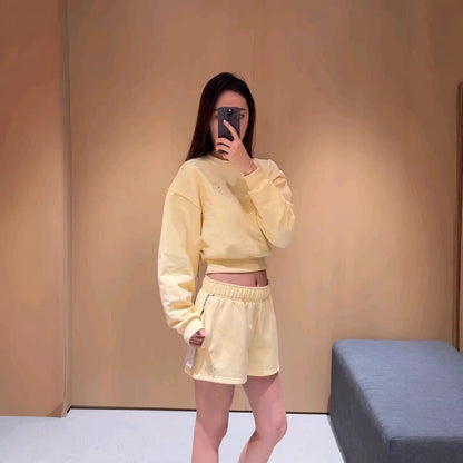 GMABCD women's cotton-rich terry Candlelight Yellow cropped sweatshirt