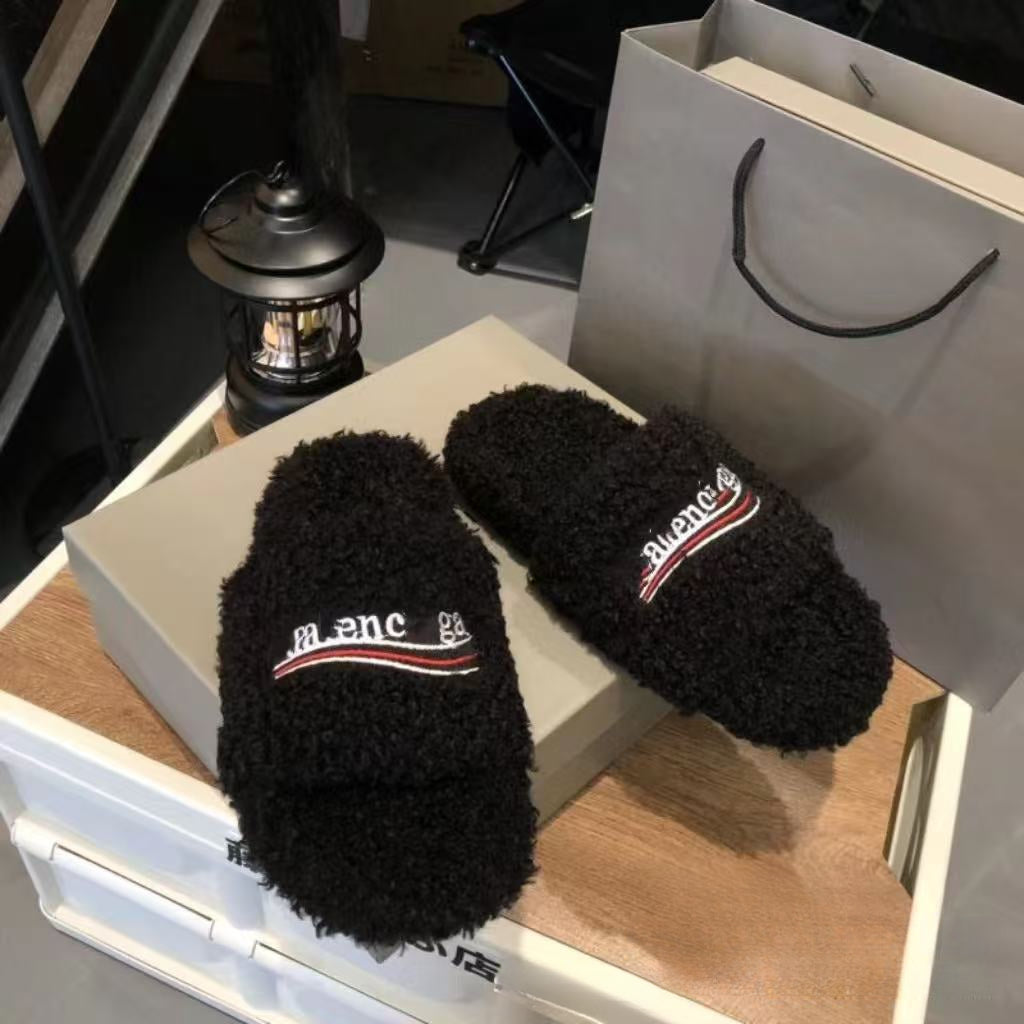 Furry Slippers for Women, Outdoor Wear, 2024 New Style, Letter Embroidery, Thick Sole, Lamb Wool, Autumn Winter, Flat One-Word Slippers