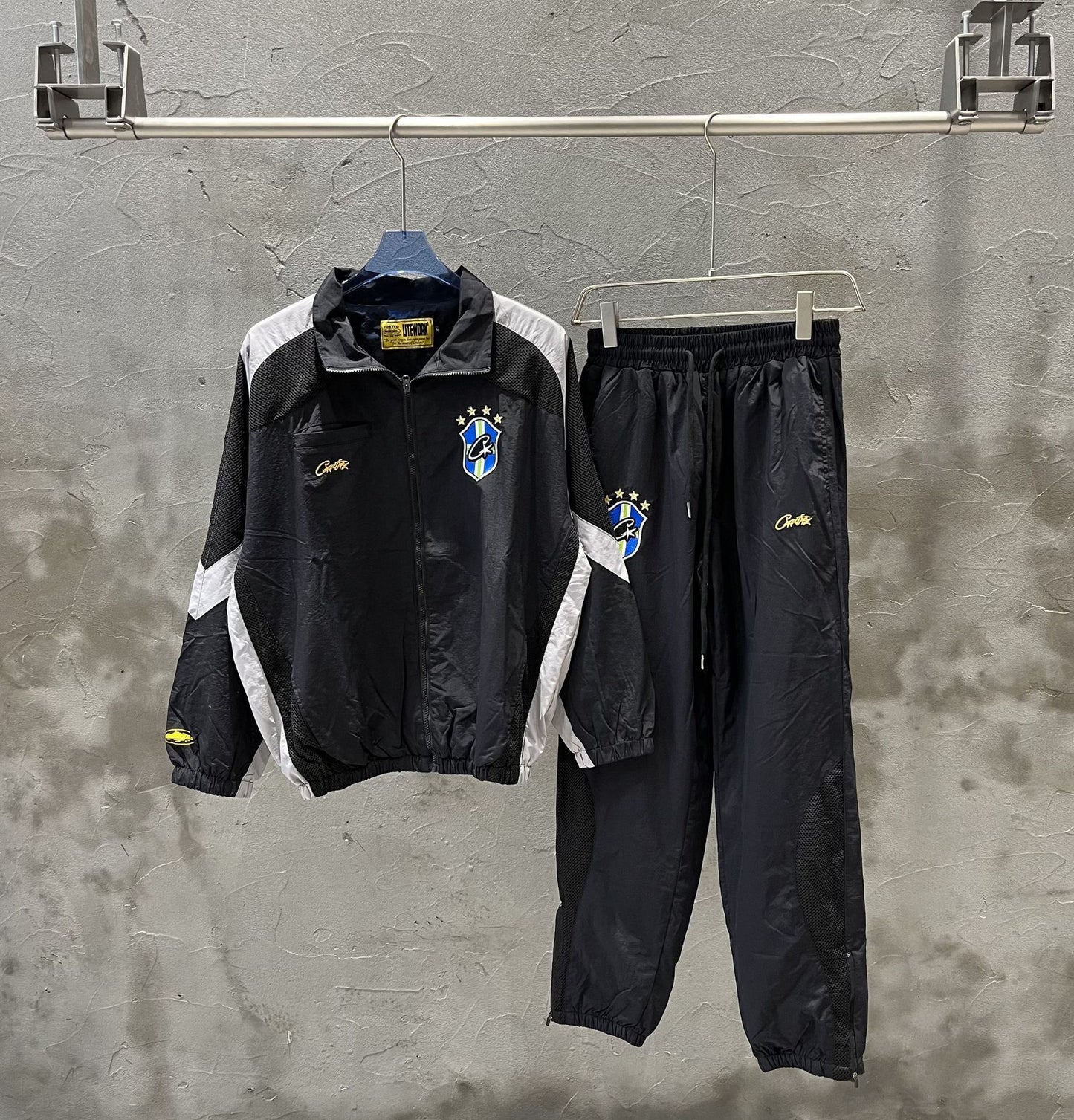 Gmabcd New Corteiz Alcatraz Embroidered Logo Woven Casual Sports Suit Spring Thin Long Pants with Zipper