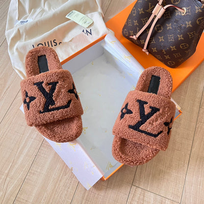 GMabcd Furry Slippers for Women, Outdoor Wear, 2024 New Style, High-End Feel, Lamb Wool, Fashionable, Versatile, Thick Sole, Non-Slip, Warm