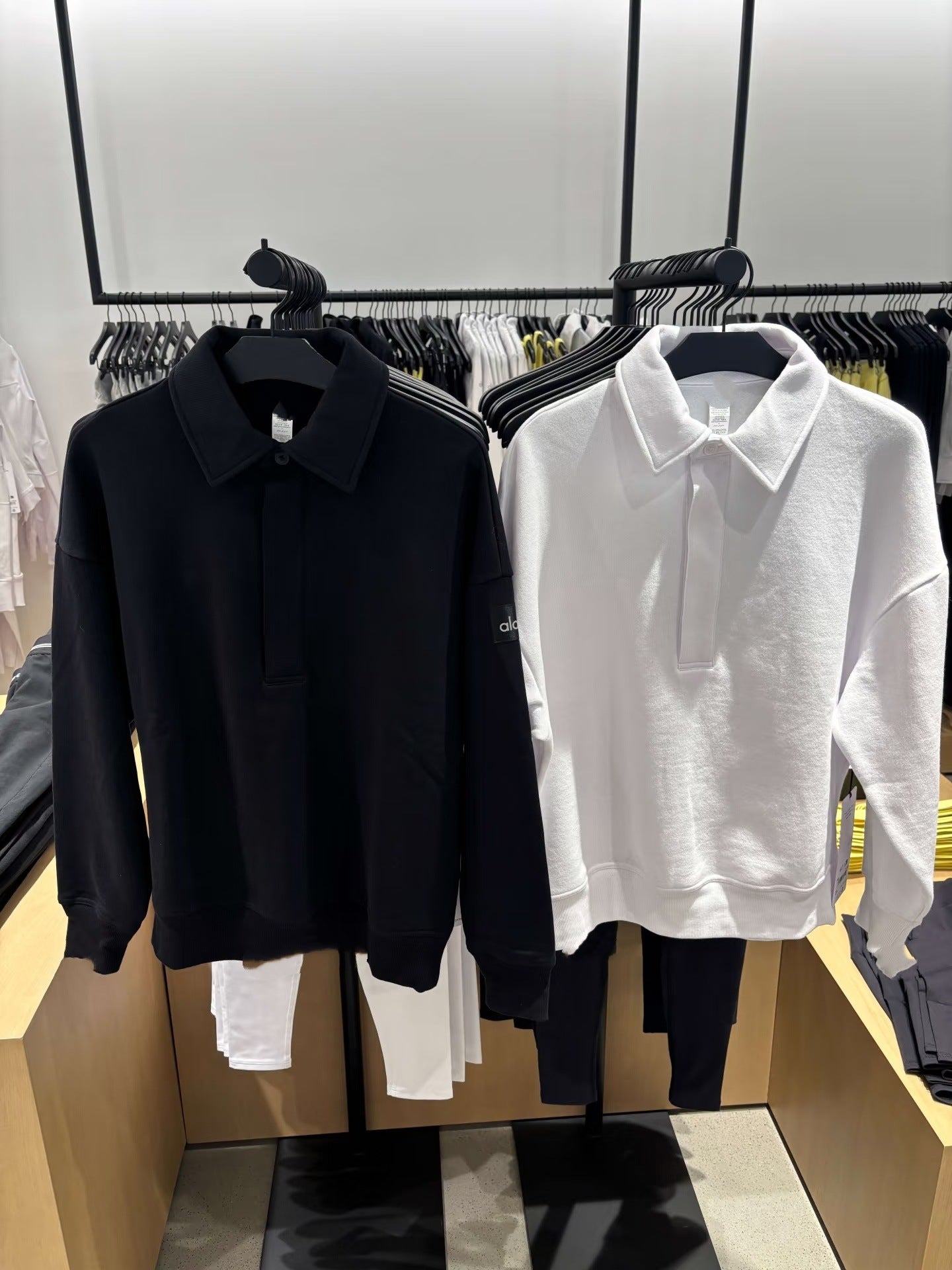 GMABCD polo collar sweatshirts black and white retail display, spring autumn top